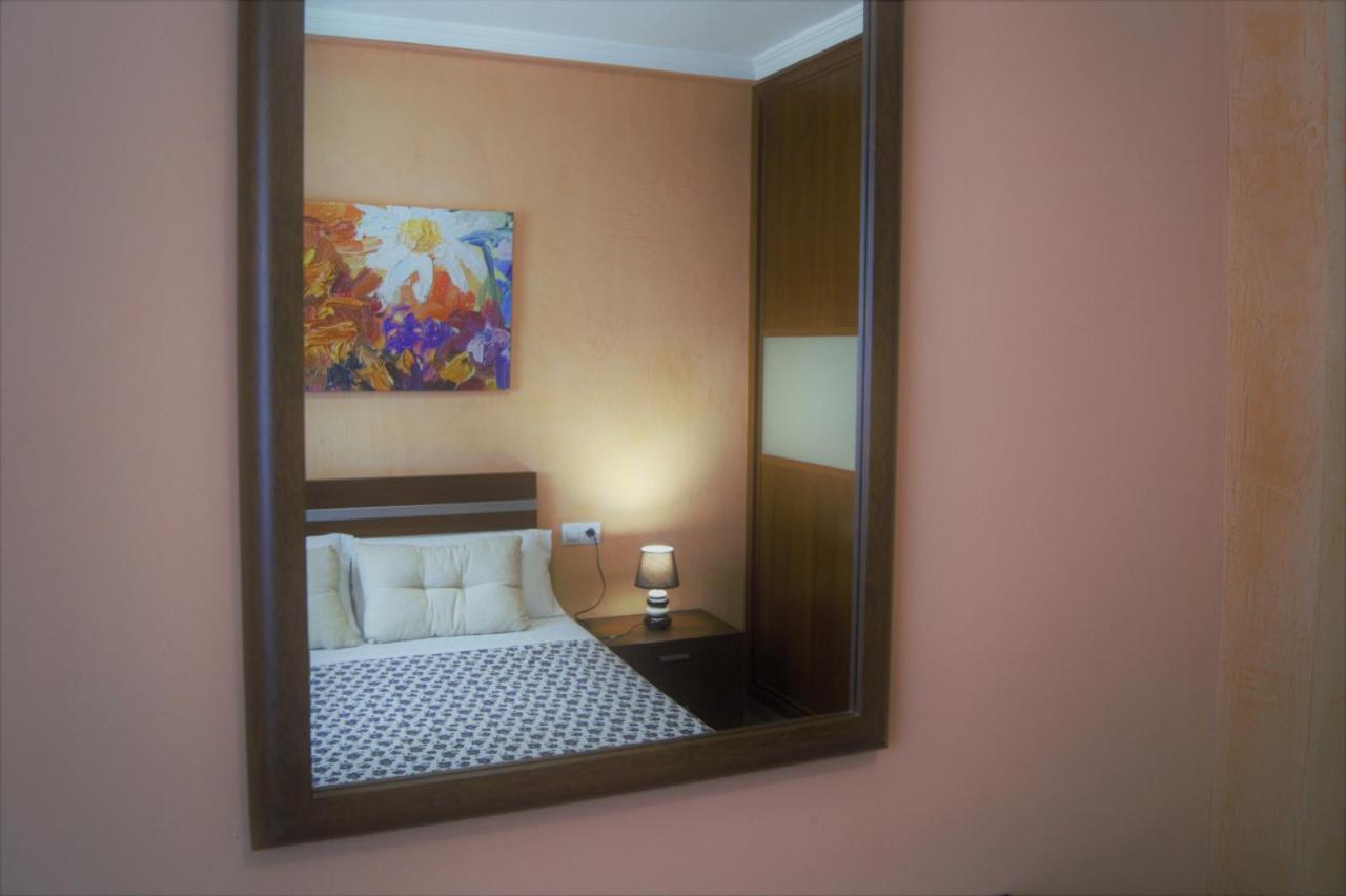 Amplio Piso 8 Mts Mezquita - Wifi - A/C - Parking Кордова Экстерьер фото